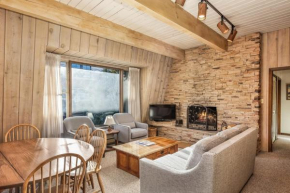 Chateau Dumont Unit 15, Spacious Top Floor Condo, Two Blocks from Aspen Mountain